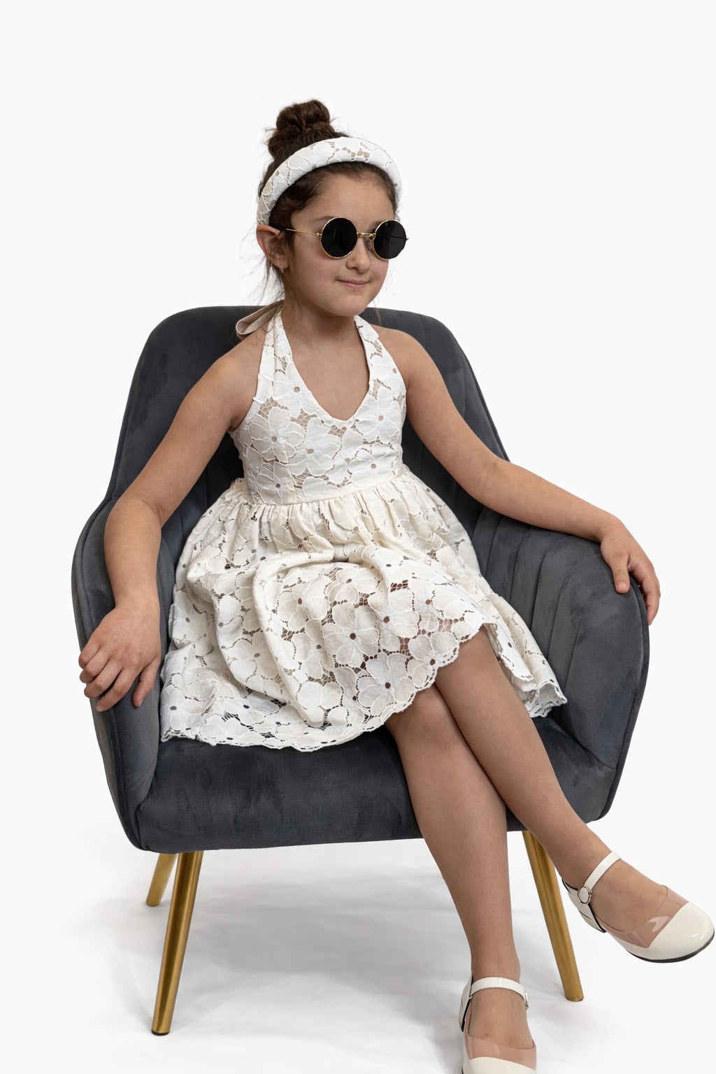 A matching hair bow for the ivory lace dress